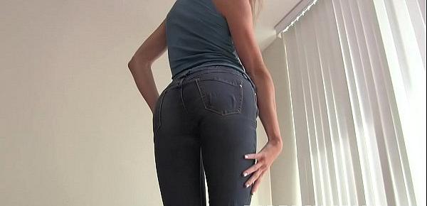  Doesnt my ass look amazing in these jeans JOI